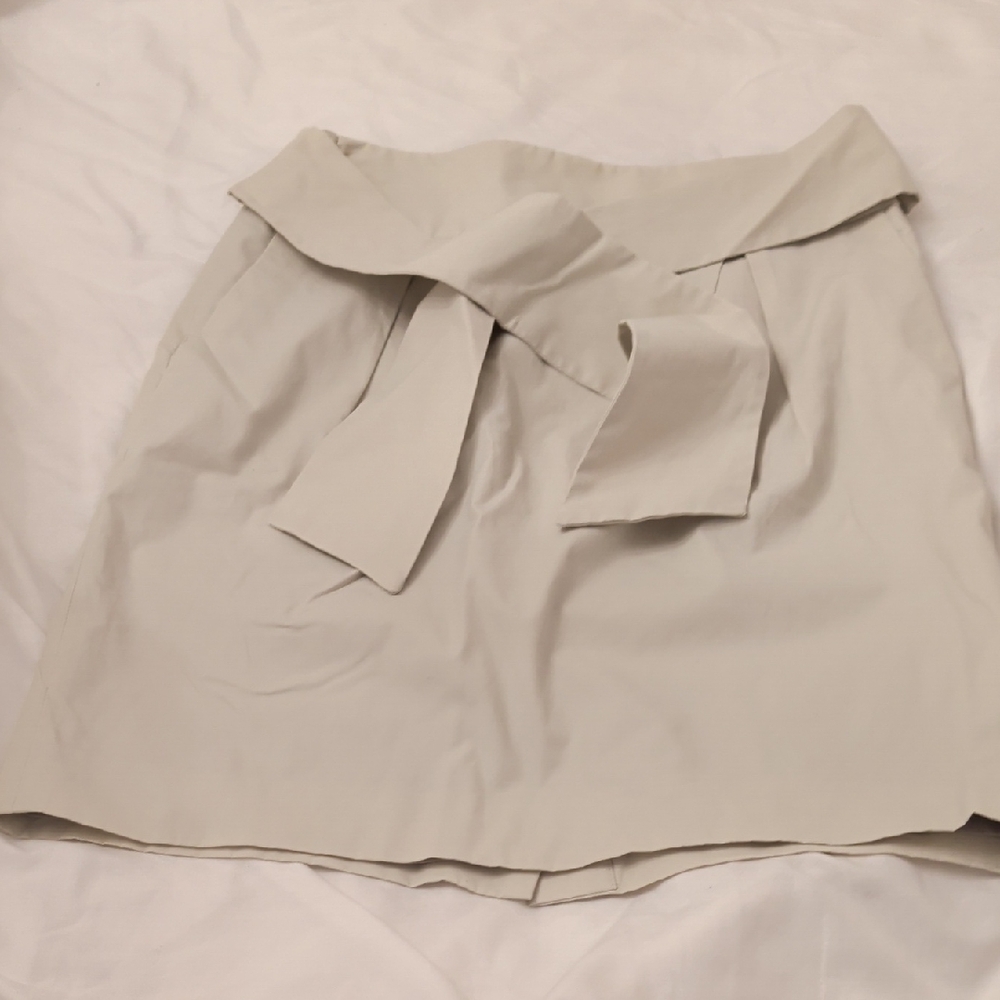 Banana Republic Cream Skirt